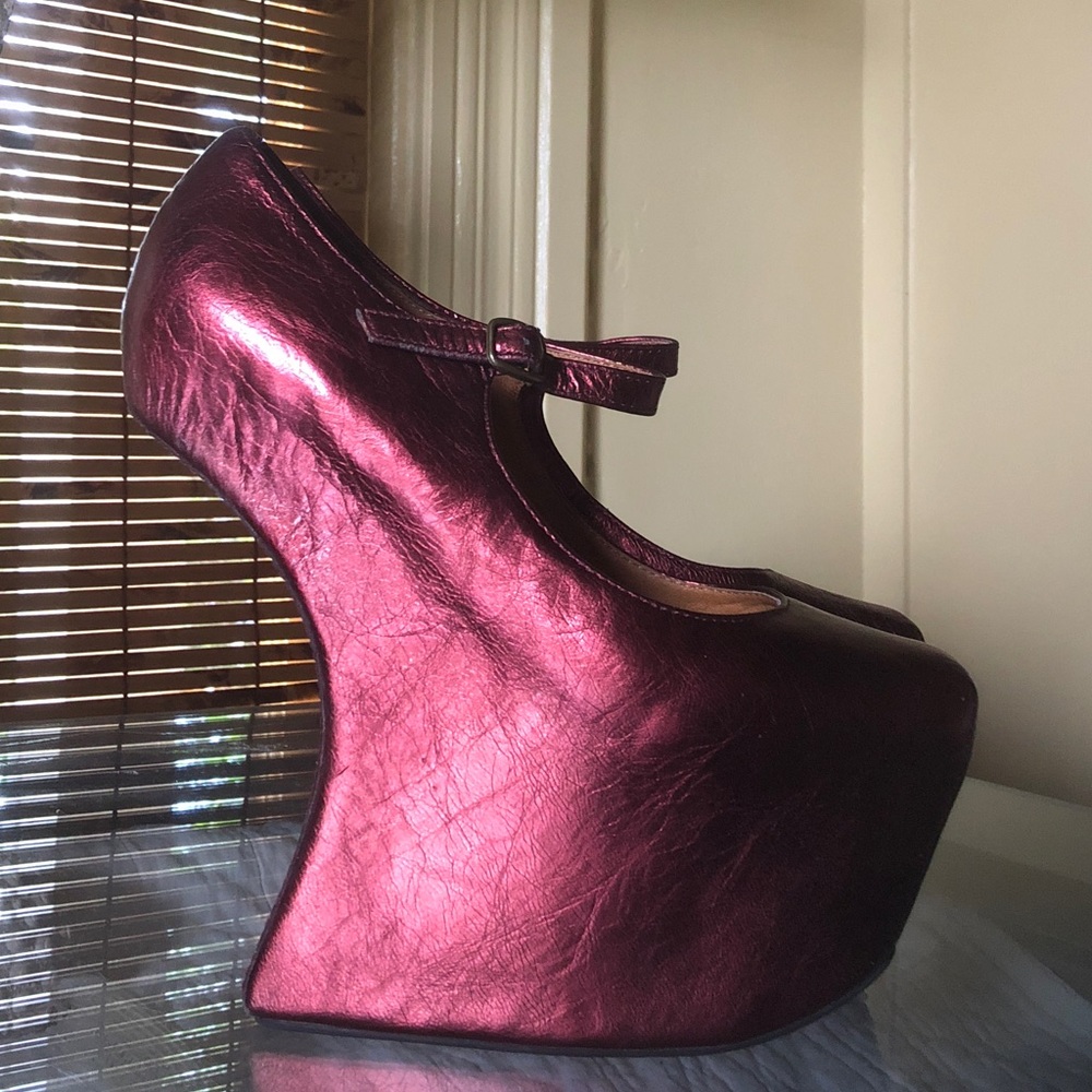 Night Walk platform designed by Jeffrey Campbell. Metallic ruby red leather. Sz6